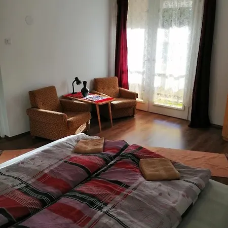 Retro Apartman Apartament